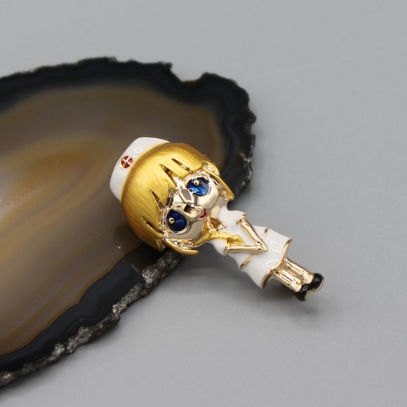 Jewelry - Nurse pin brooch life saver medic cute jewelry